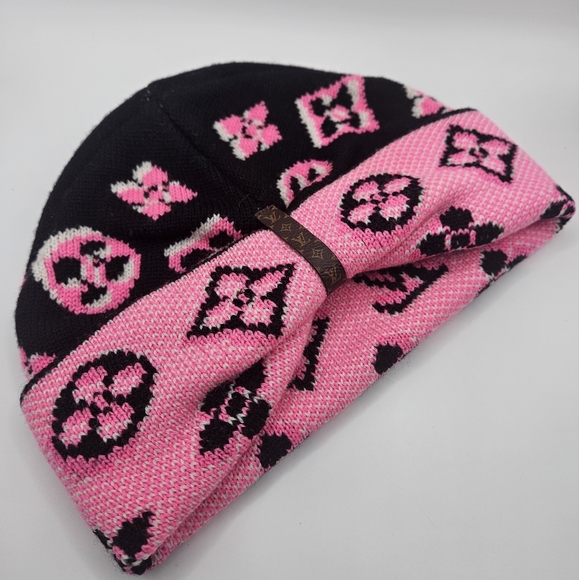 Louis Vuitton Pink Black Wool 3D Monogram Beanie NWT - Picture 7 of 17